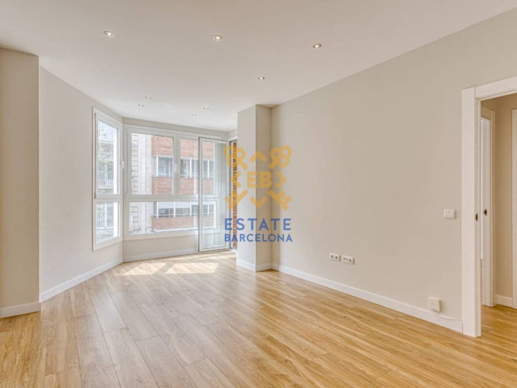 Квартира в Барселоне, Испания, 90 м², фото 2