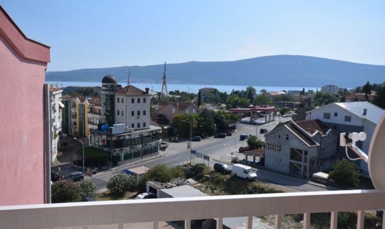 Квартира в Биеле, Черногория, 90 м2