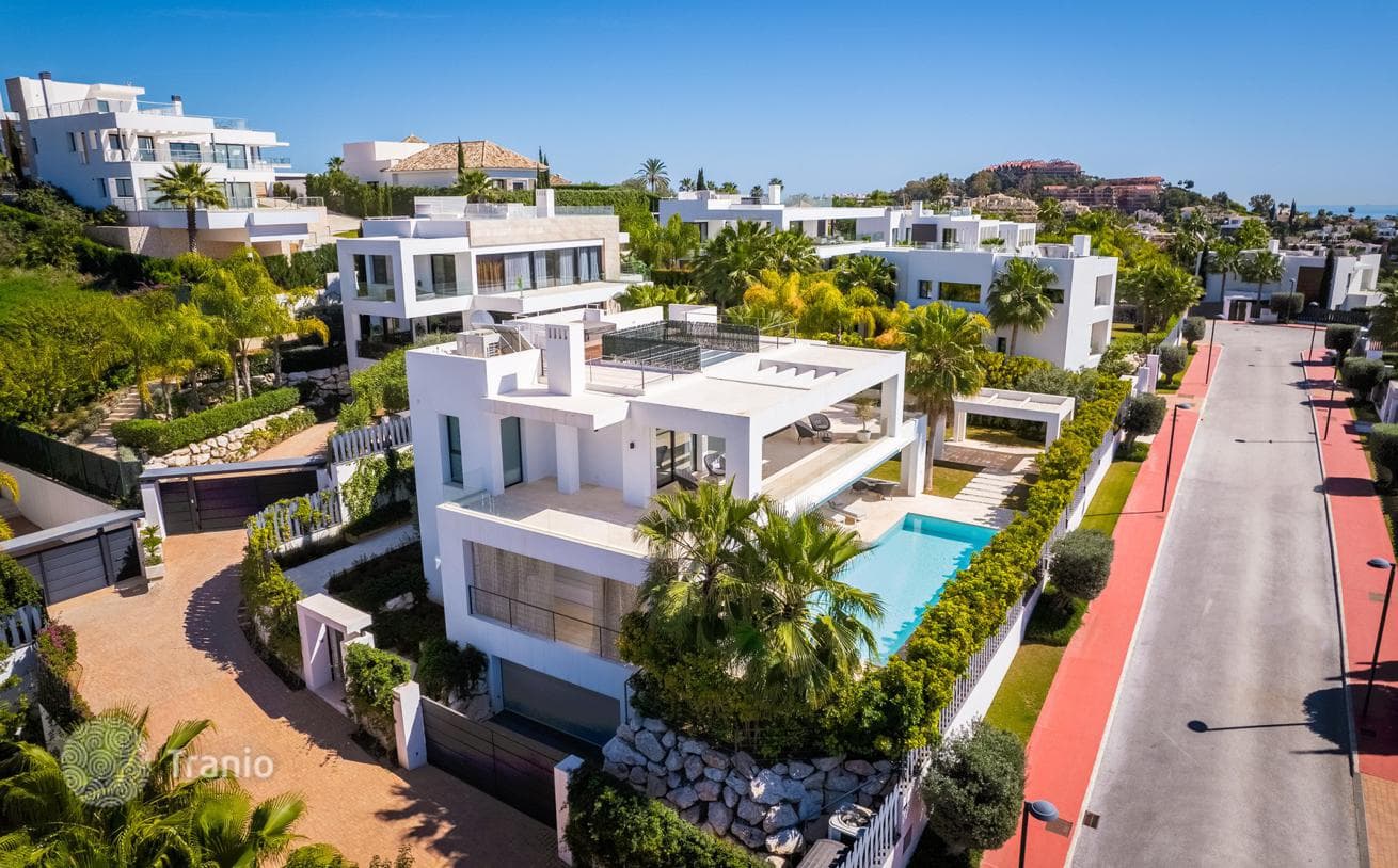 Вилла на продажу в Los Olivos, Новая Андалусия