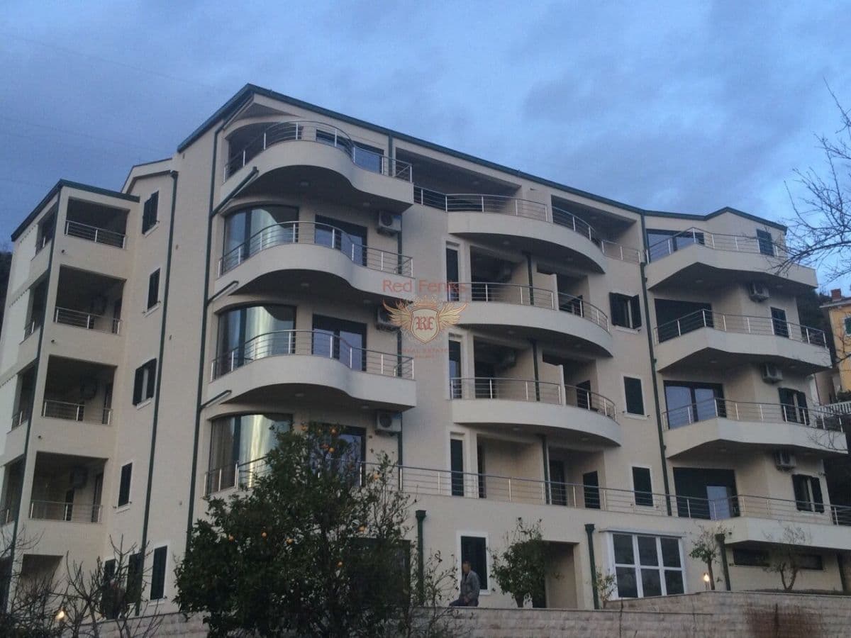 Квартира в Херцег-Нови, Черногория, 112 м2