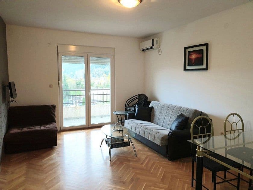 Квартира в Херцег-Нови, Черногория, 84 м2