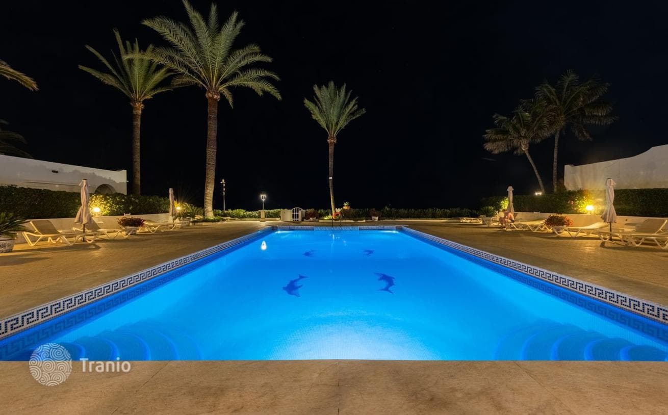 Таунхаус на продажу в Oasis de Marbella, Золотая Миля