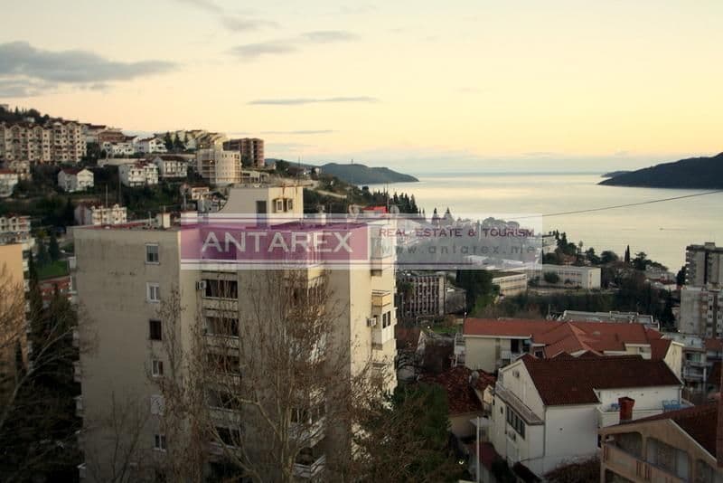 Апартаменты в Херцег-Нови, Черногория, 53 м2