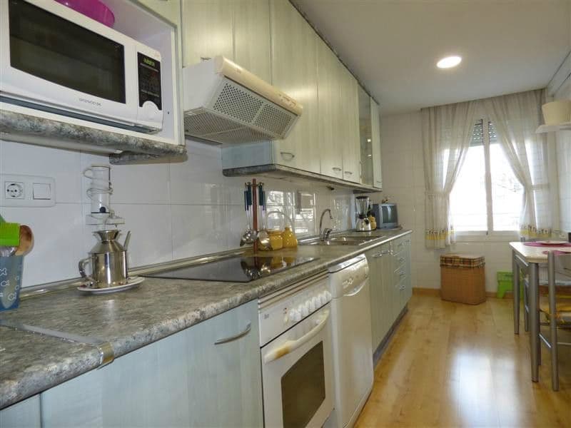 Квартира в Барселоне, Испания, 90 м2