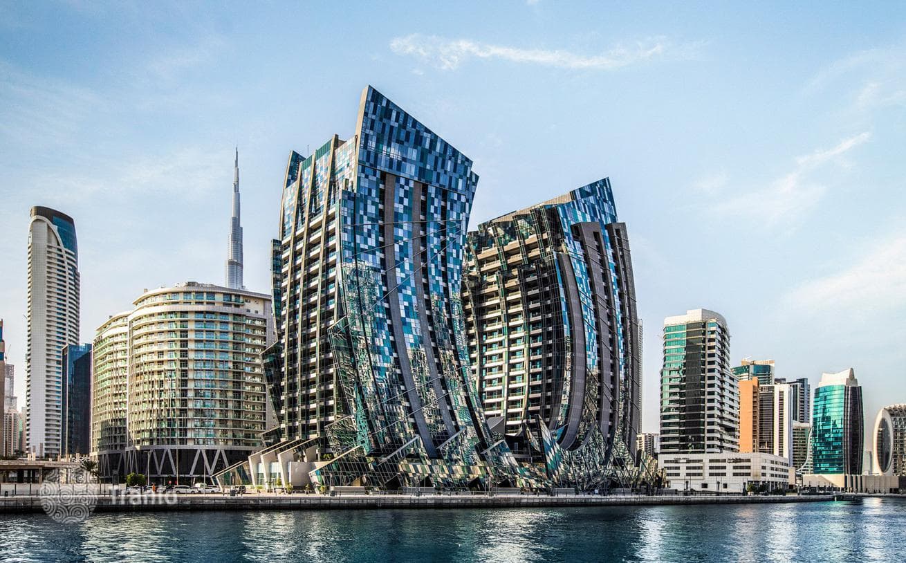 Уникальный жилой комплекс DaVinci Tower на берегу канала в районе Business Bay, Дубай, ОАЭ
