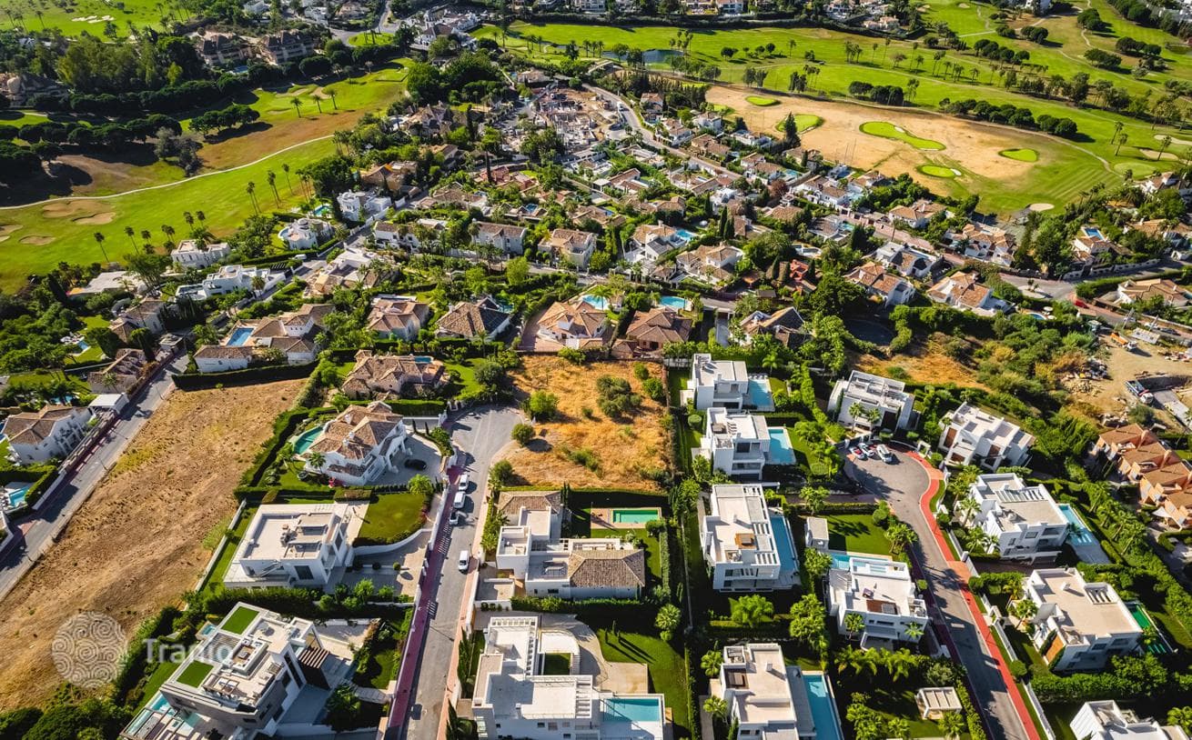 Земельный участок на продажу в Haza del Conde, Новая Андалусия, фото 2