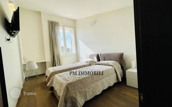 5-комнатная вилла 330 м² в Форте-дей-Марми, Италия