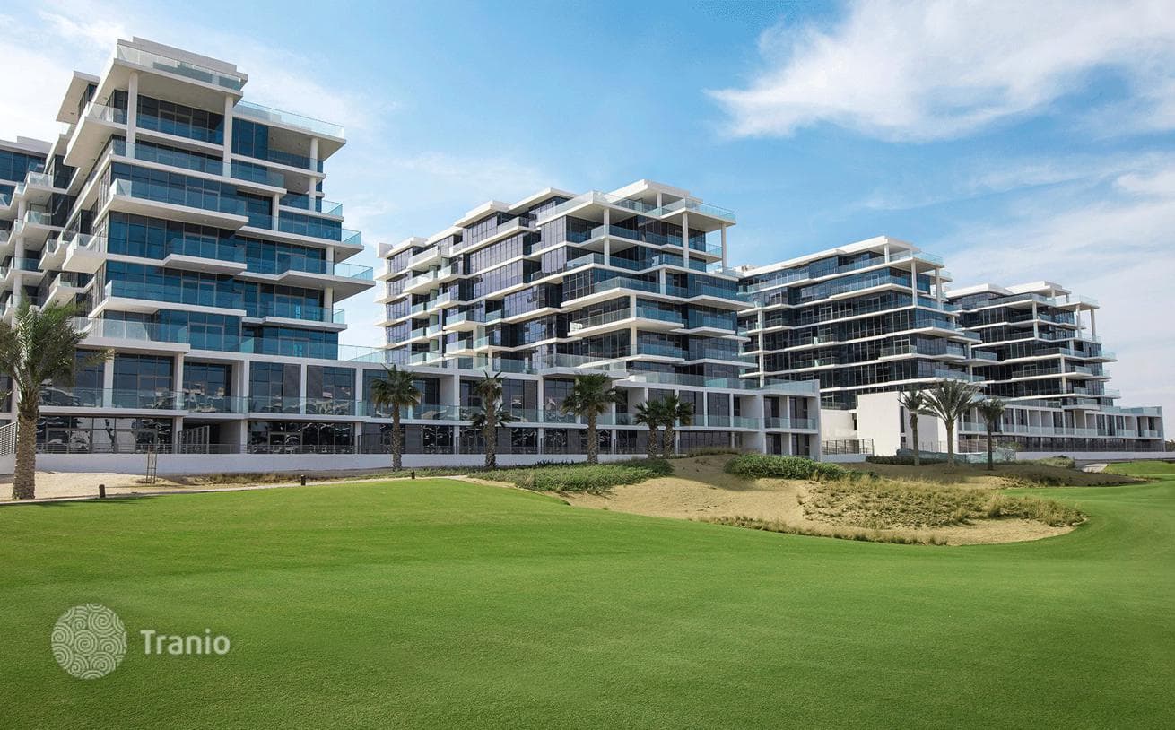Современные апартаменты в жилом комплексе Golf Town с полем для гольфа, теннисными кортами и бассейном, DAMAC Hills, Дубай, ОАЭ