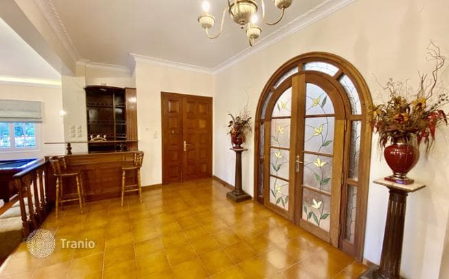 Вилла, Корфу город и пригород, Сгомбу