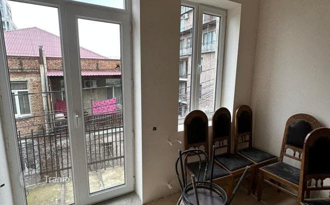 4-комнатный дом в городе 250 м² в Сабуртало, Грузия