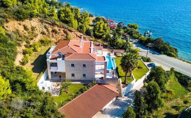 4-комнатная вилла 400 м² в Неа Скиони, Греция