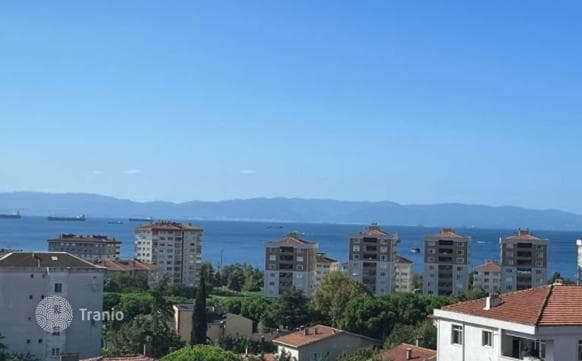Четырёхкомнатная квартира с видом на море и острова в Картале, Стамбул, Турция