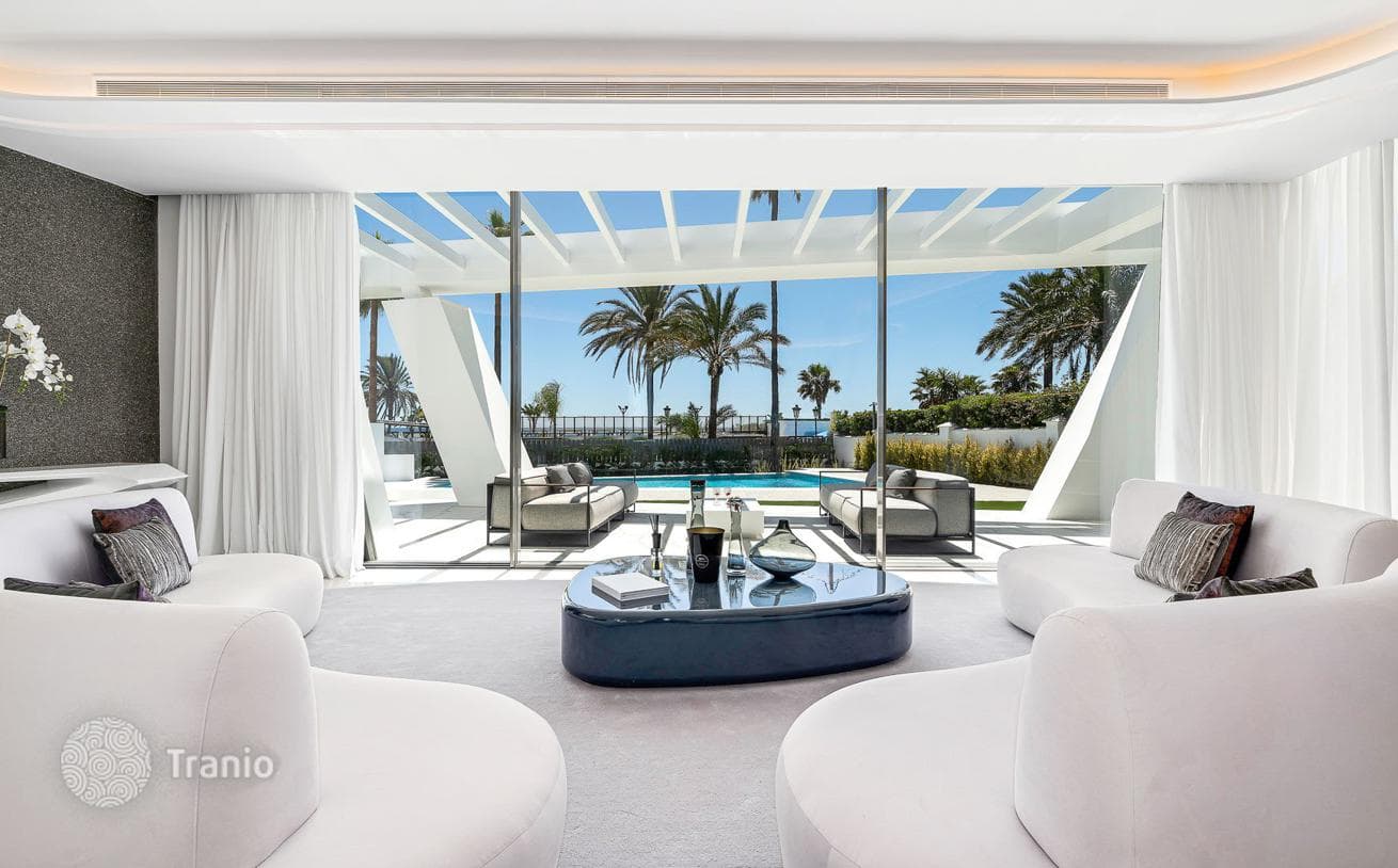 Вилла на продажу в Los Monteros, Восточная Марбелья