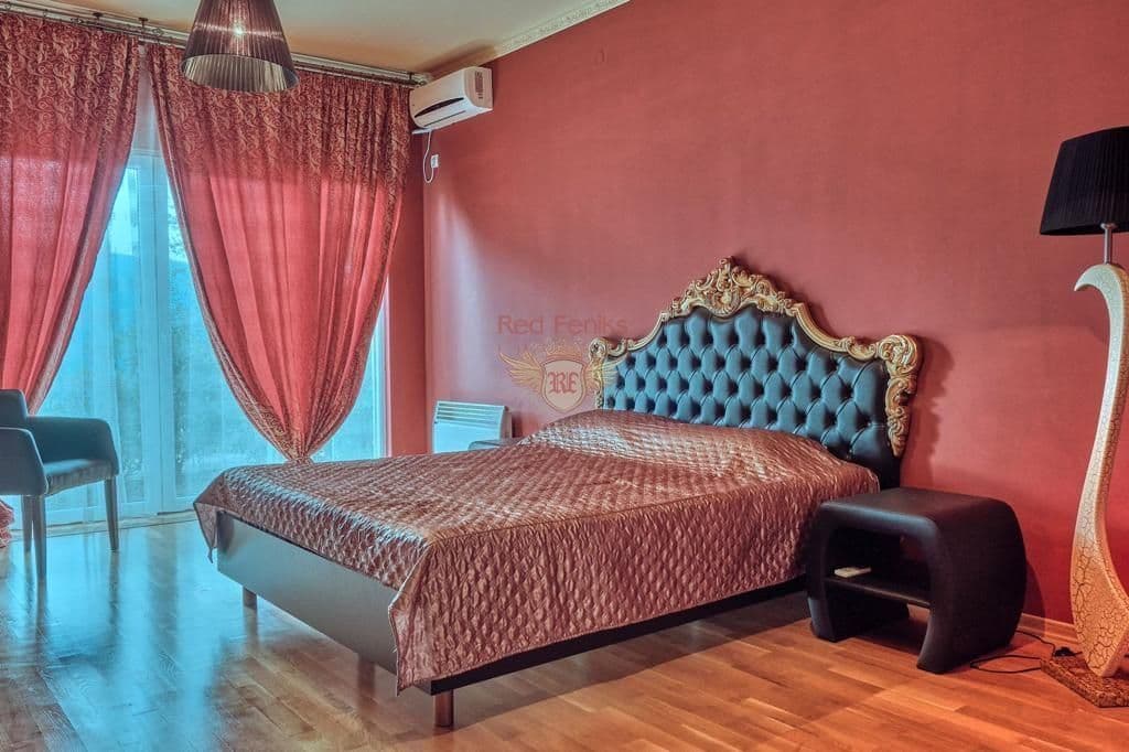 Квартира в Херцег-Нови, Черногория, 150 м2