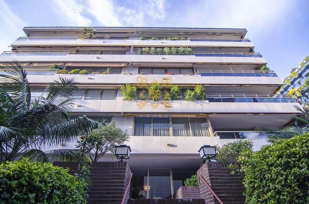 Квартира в Барселоне, Испания, 279 м2