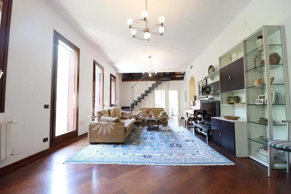 Квартира в Венеции, Италия, 210 м2