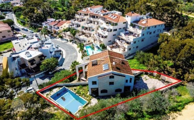 3-комнатная вилла 360 м² в Ороклини, Кипр