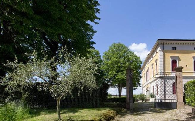 5-комнатная вилла 1050 м² в Сиене, Италия