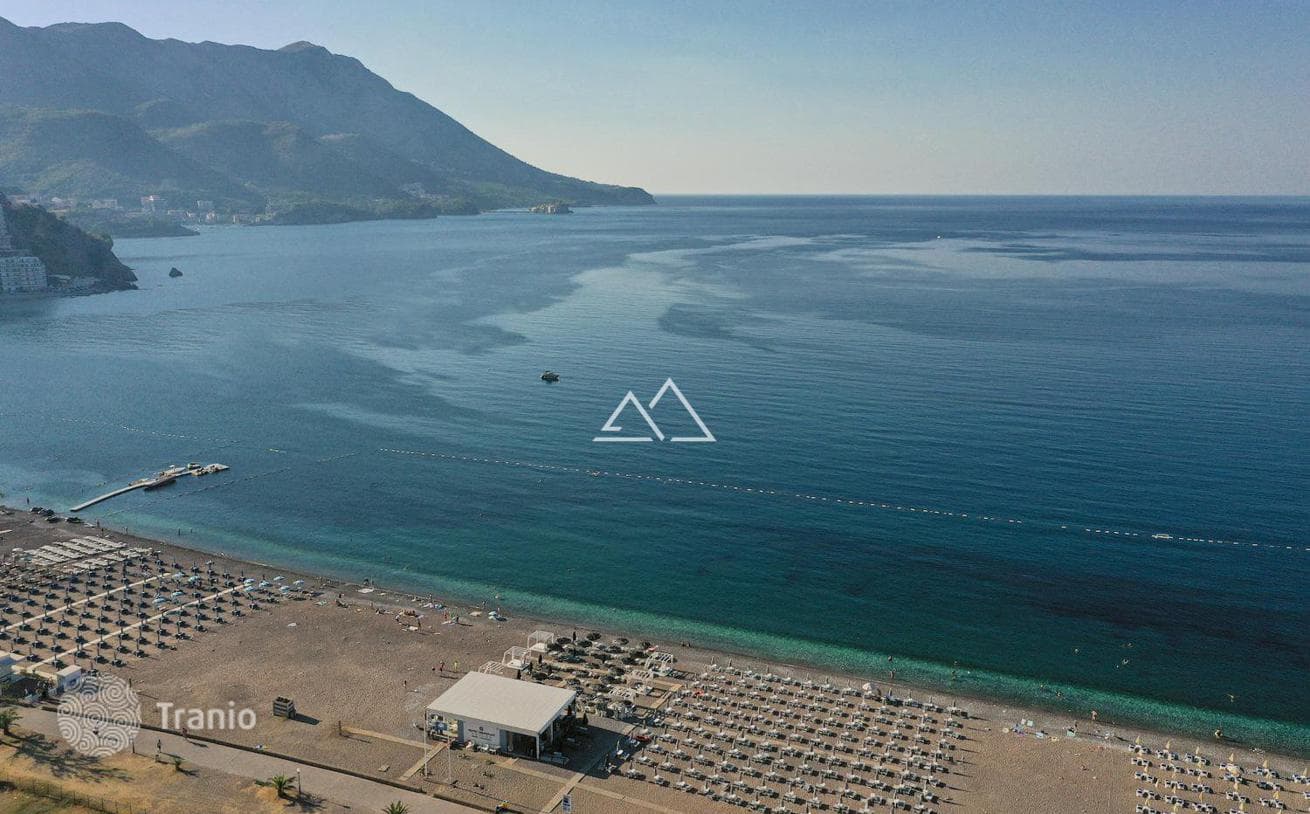 Просторная квартира с 2 спальнями и видом на море в ЖК с бассейном в Бечичи, фото 3