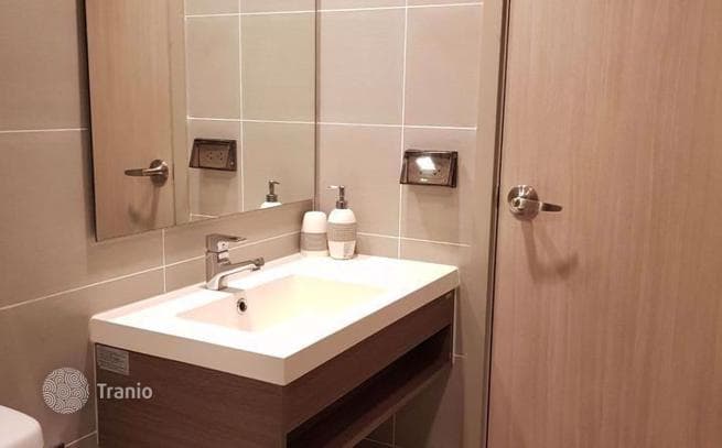 2-комнатные апартаменты в кондо в Пхра Кханонге, Таиланд, фото 3