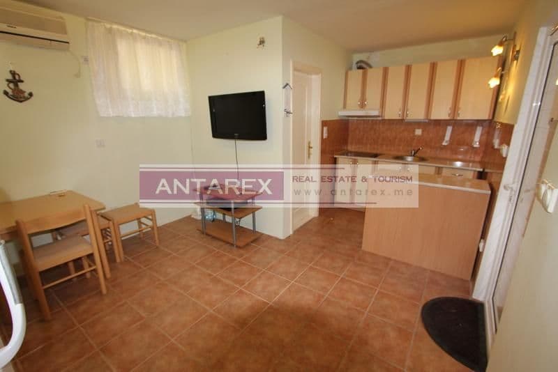 Апартаменты в Херцег-Нови, Черногория, 30 м2