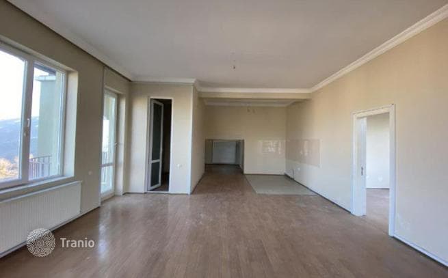 35-комнатный дом в городе 2250 м² на улице Крцаниси, Грузия