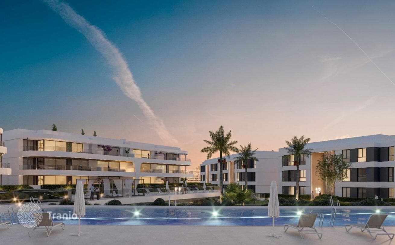 Апартамент на продажу в Estepona East, Эстепона, фото 2