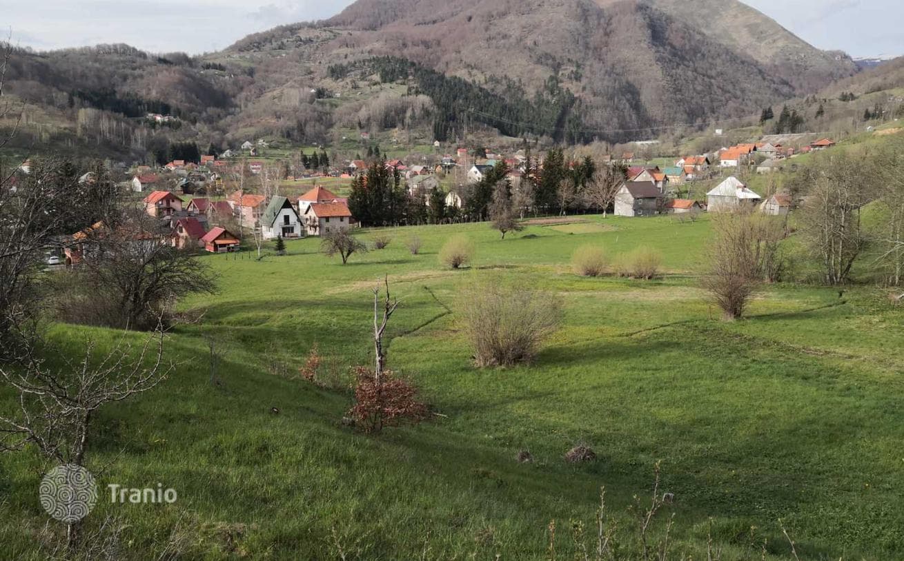 Три больших участка всего в 1 км от центра Колашина, Черногория, фото 4