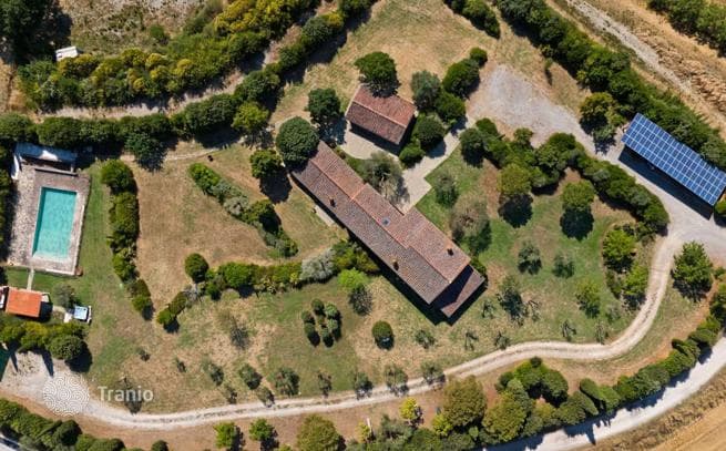 9-комнатная вилла 456 м² в Кортоне, Италия, фото 3