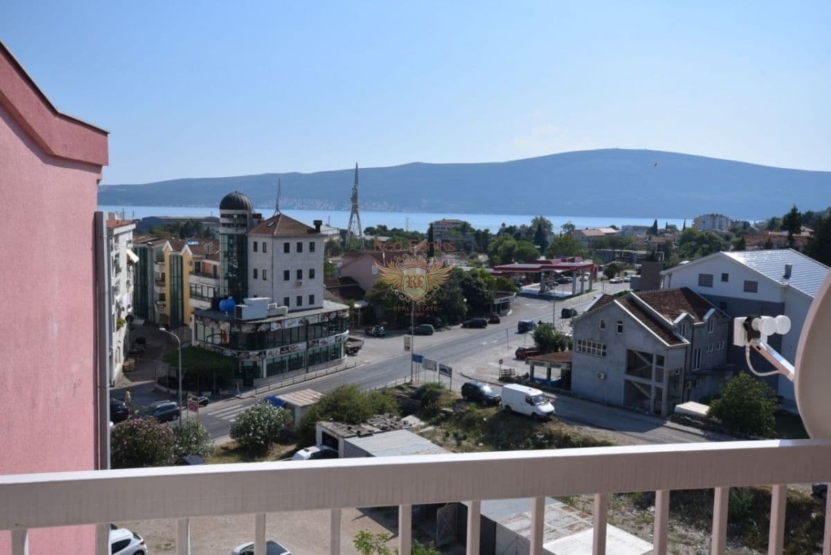 Квартира в Херцег-Нови, Черногория, 90 м2
