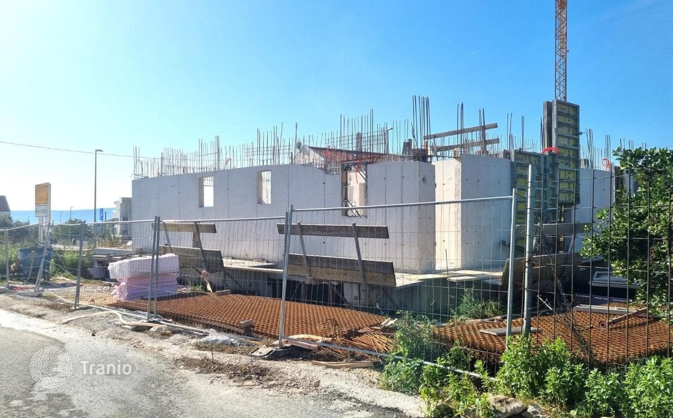 1-комнатные апартаменты в новостройке 77 м² в Каштел-Новий, Хорватия