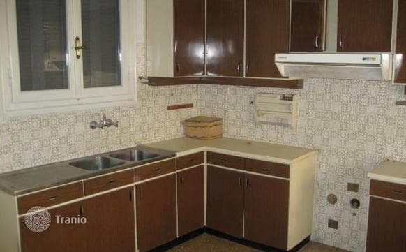 Уютный дом с террасой и парковкой, Афины, Греция
