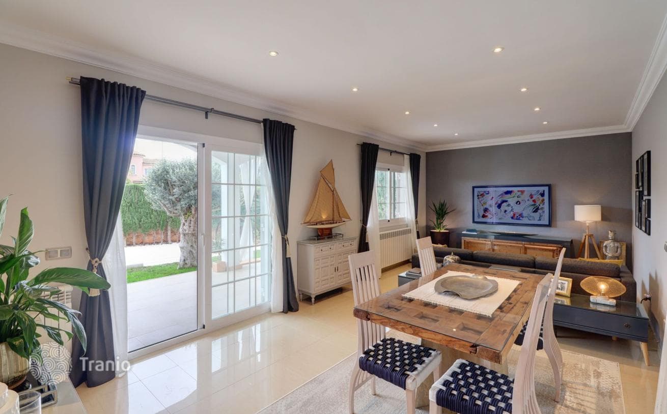 4-комнатная вилла 330 м² в Sa Torre, Испания