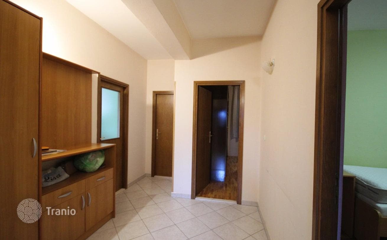 6-комнатный дом в городе 274 м² в Солине, Хорватия, фото 2