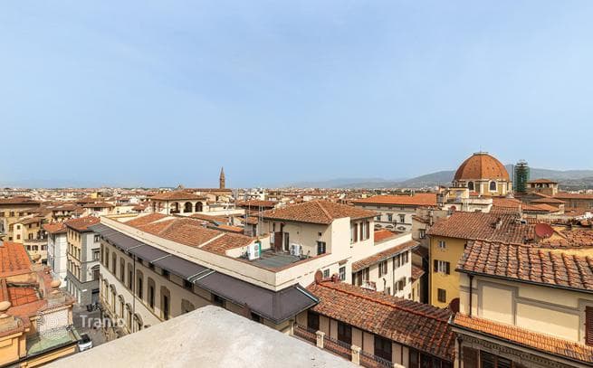 Квартира с двумя Спальнями в самом центре Флоренции с видом на дуомо, фото 3