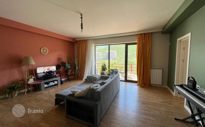 9-комнатный дом в городе 640 м² в Сабуртало, Грузия