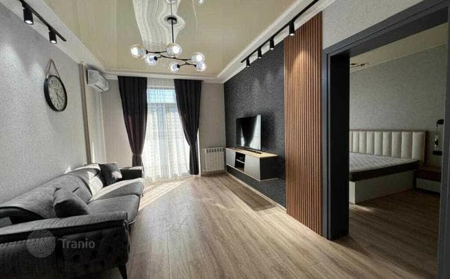 Продается прекрасная двух комнатная квартира с одновременно потрясающим видом на море и город