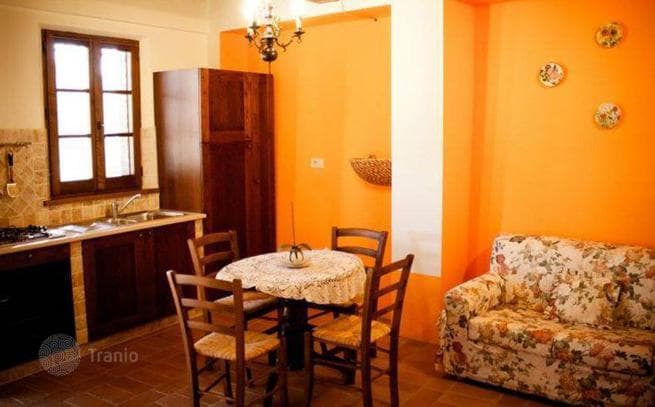 8-комнатная вилла 462 м² в Сиене, Италия