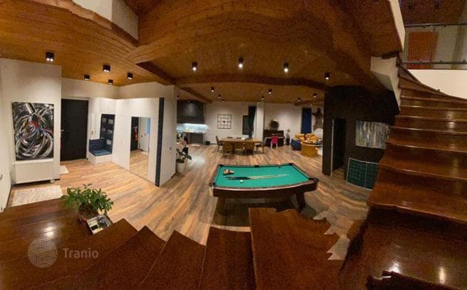 4-комнатный дом в городе 369 м² в Сабуртало, Грузия