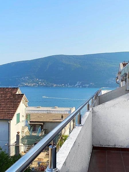 Квартира в Херцег-Нови, Черногория, 53 м2