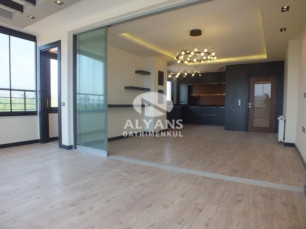 Апартаменты в Мерсине, Турция, 200 м2