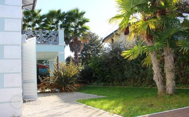 4-комнатная вилла 240 м² в Форте-дей-Марми, Италия