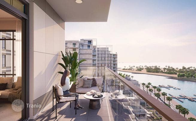 Новая резиденция на берегу моря Crystal Tower 2 с бассейнами рядом с аэропортом, Al Khan, Шарджа, ОАЭ