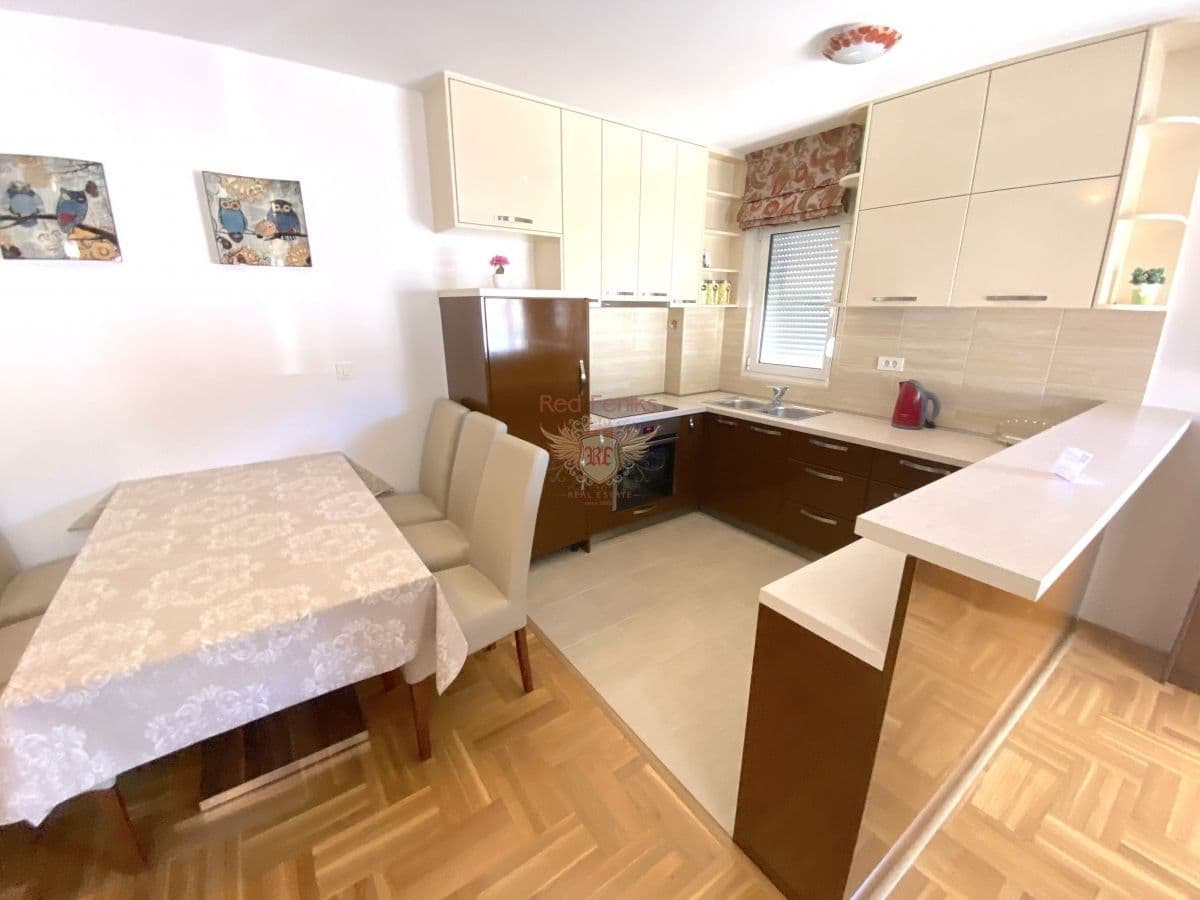 Квартира в Будве, Черногория, 84 м2, фото 2