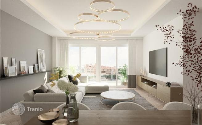 Новая резиденция Al Mahra Residence с бассейном недалеко от центра Абу-Даби, ОАЭ