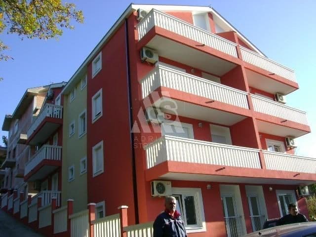 Квартира в Херцег-Нови, Черногория, 73 м2