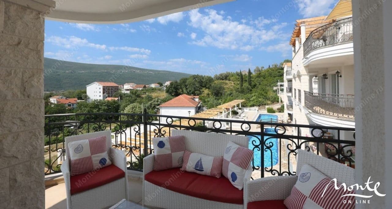 Квартира в Херцег-Нови, Черногория, 109 м², фото 2