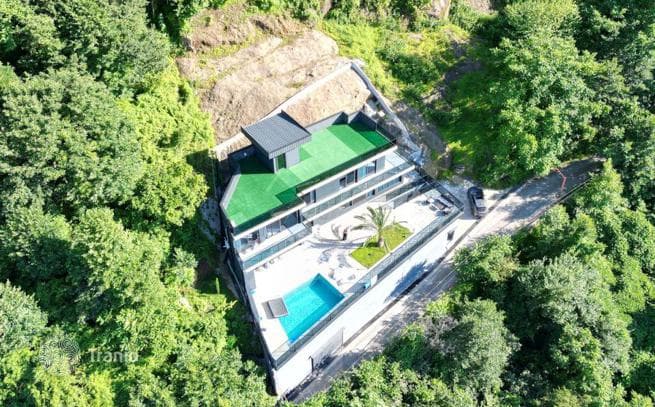 5-комнатная вилла 400 м² в Батуми, Грузия
