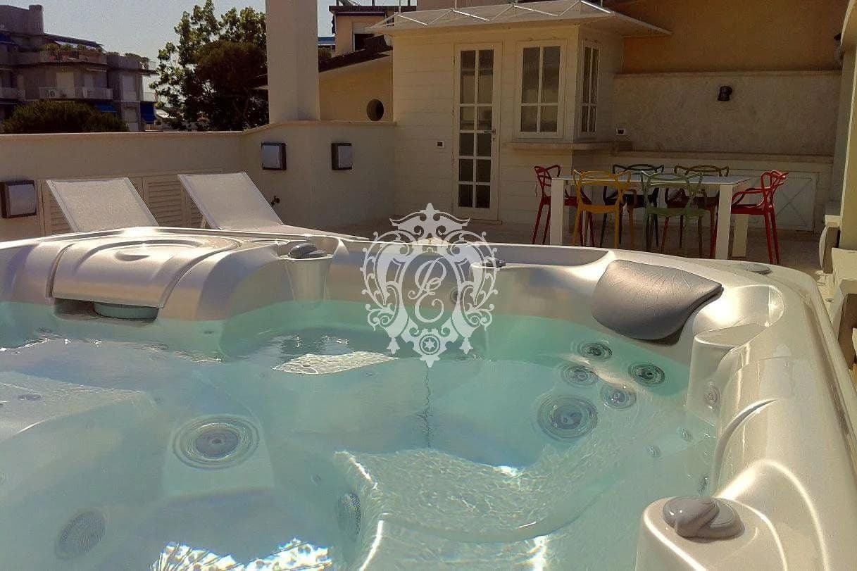 Квартира в Виареджо, Италия, 80 м², фото 2