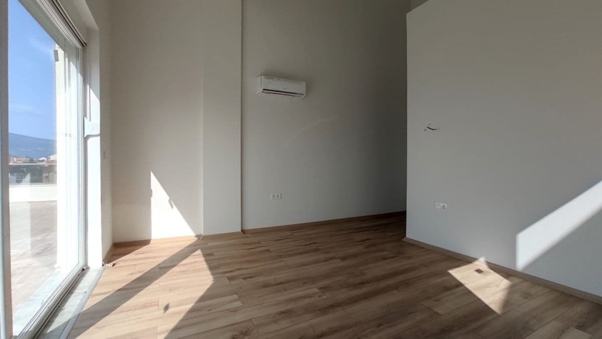 Квартира в Херцег-Нови, Черногория, 96 м², фото 3